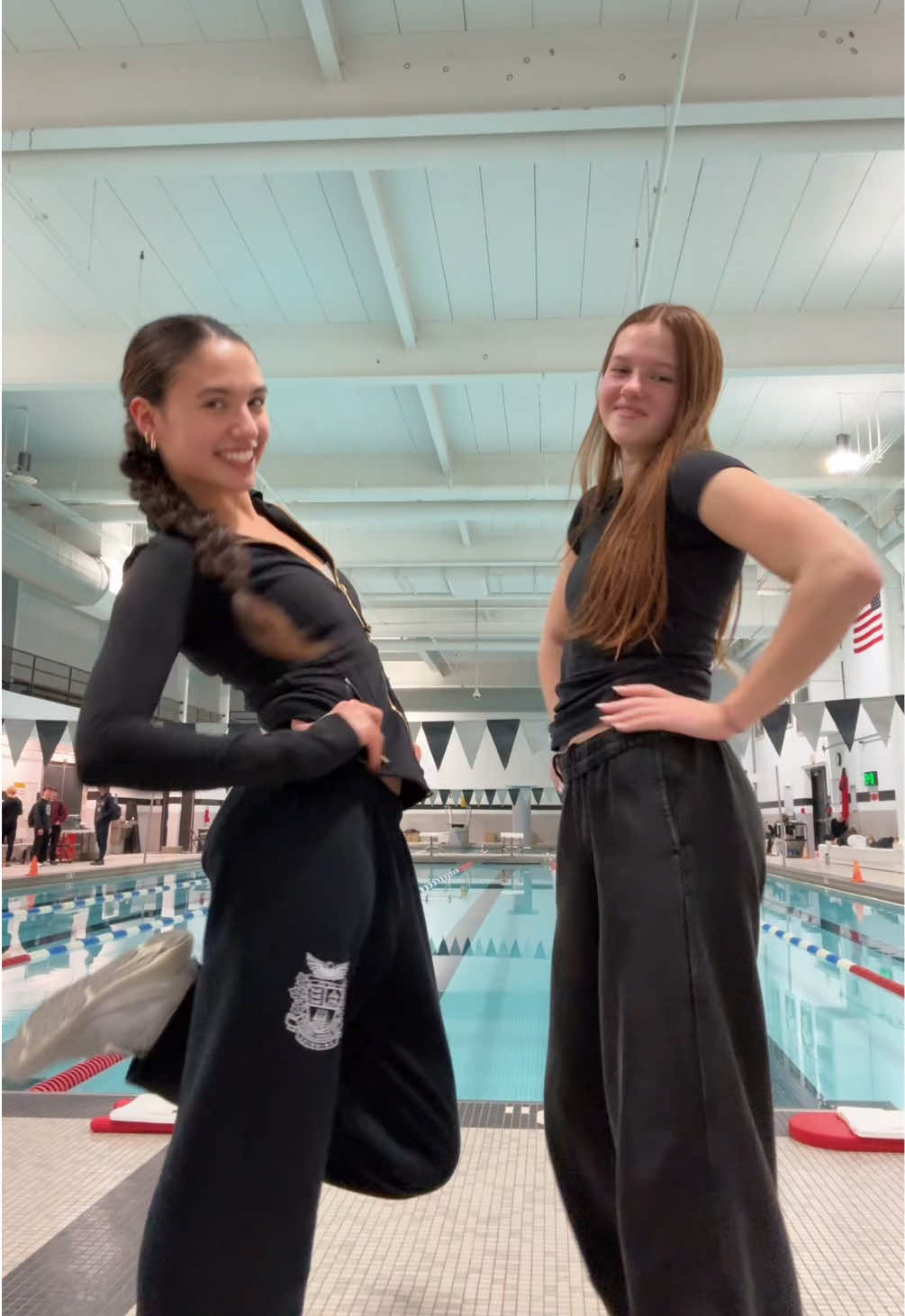Meet day with bff twin bae brodie meepy queen @madelyn 