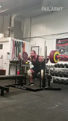 some much safe lifting going on 😅 #squats #weightlifting #fitness #fail