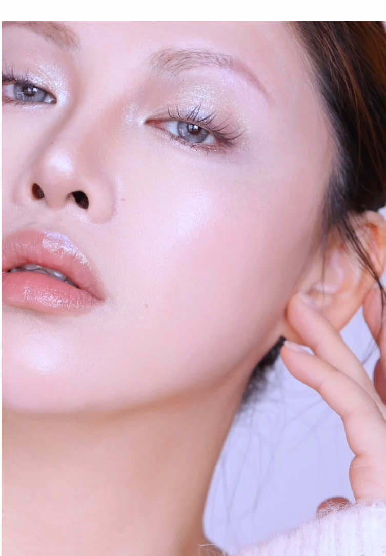 Pearl makeup 🤍.                                                             Cr: Tiffany_gu #makeuptutorial #tutorial #makeup #douyinmakeup 