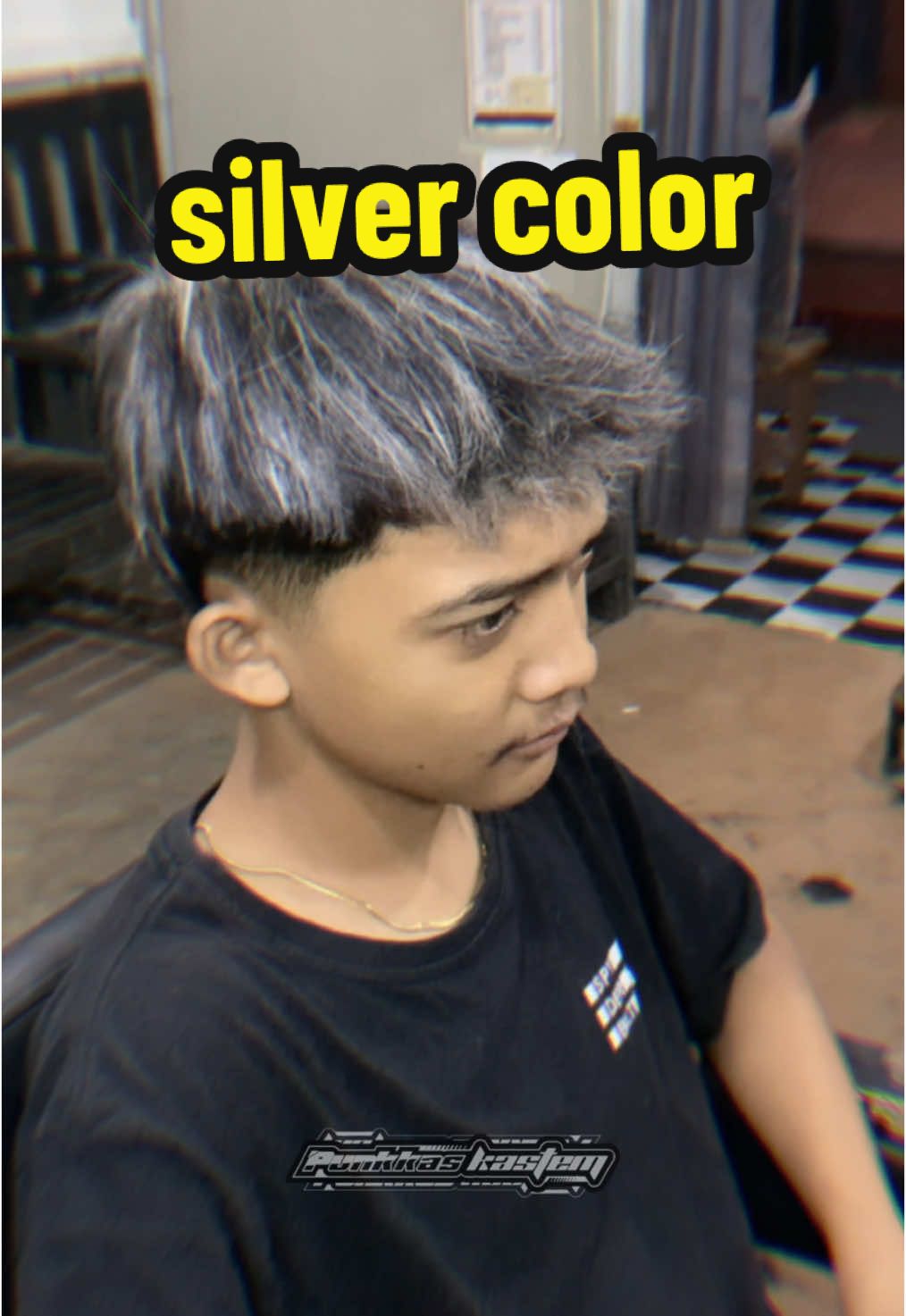 highlight silver color #barbershopindonesia #barbershopjepara #barbershopkudus #barbershopdemak #highlight #hairlight #semirrambut #punkkaskastem #fypシ゚ #masukberanda 