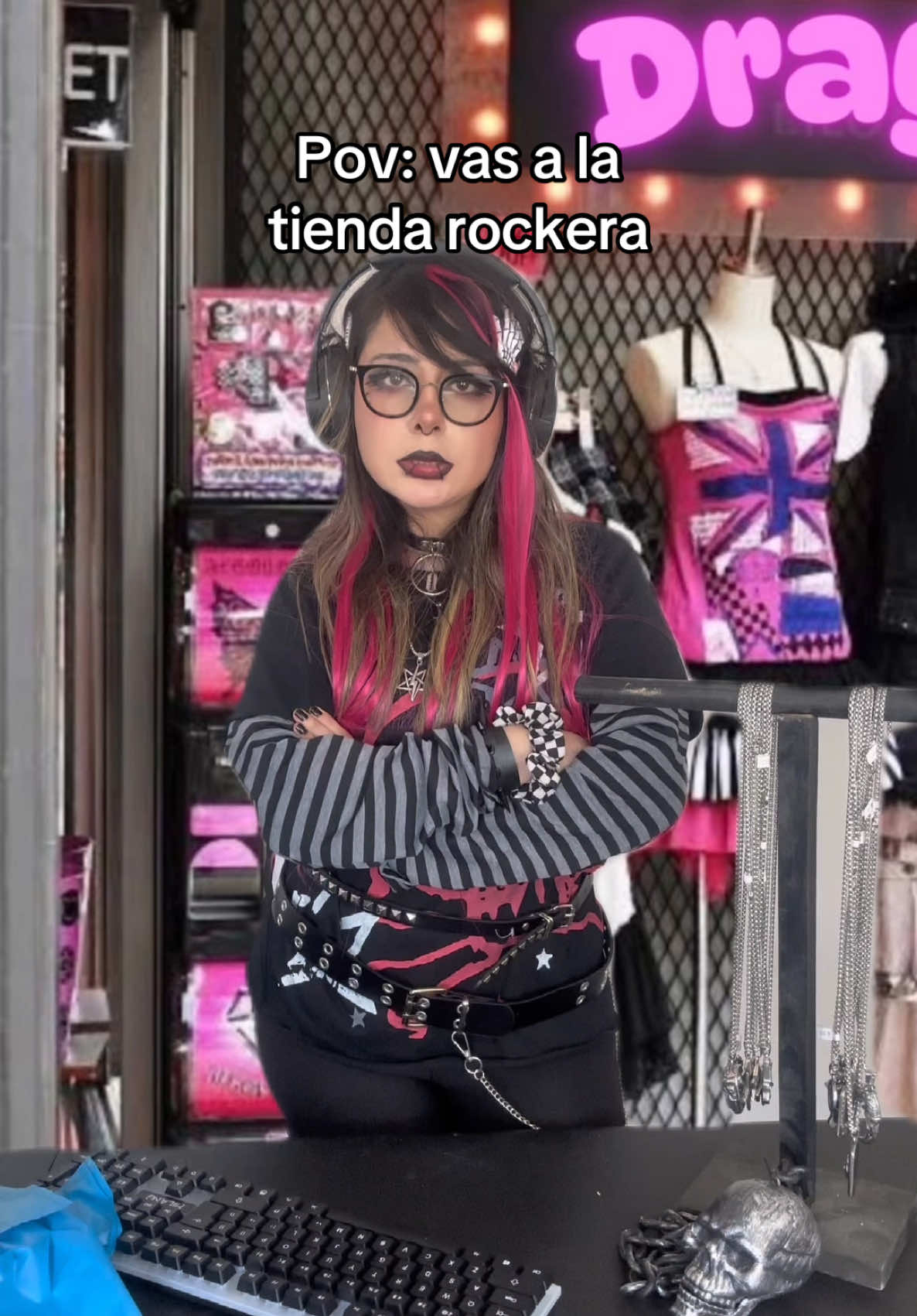 Que más estabas buscando? #asmrroleplay #asmrshopping #asmrvideo #humorrockero #rocker #rock #humorcajeras #cajeras #cajera 