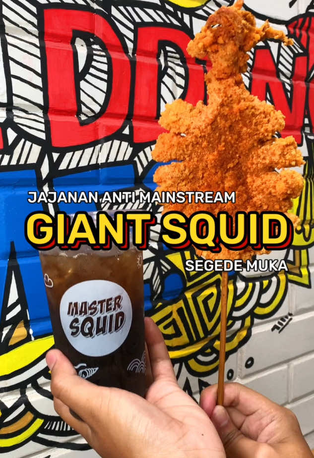 ‼️CUMI SEGEDE MUKA‼️ Kali ini gue cobain menu yang ada di MASTER SQUID cumi cumi segede muka gue sendiri✨ Selain ada giant squid,disini ada berbagai menu yang bisa dipesan start from 8K aja✨ Yuk yang mau cobain giant squid kayak gue gini bisa langsung ke outlet terdekat MASTER SQUID dari tempat kalian ya✨ #giantsquid #mastersquid #jajanantiktok #kuliner #kulinertiktok #cumicumi #TTPetualangNewbie #T#TikTokCreatorSearchInsightsIncentive#CreatorSearchInsights 