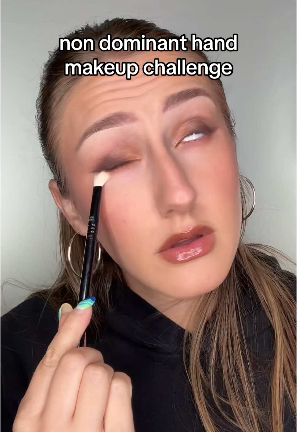 Replying to @Día and Daddy PT.2 of doing my makeup ONLY with my non dominant (left hand) 😅🫲🏻 #makeupchallenge #beautychallenge #makeupartist #makeuptutorial #nondomhandchallenge 