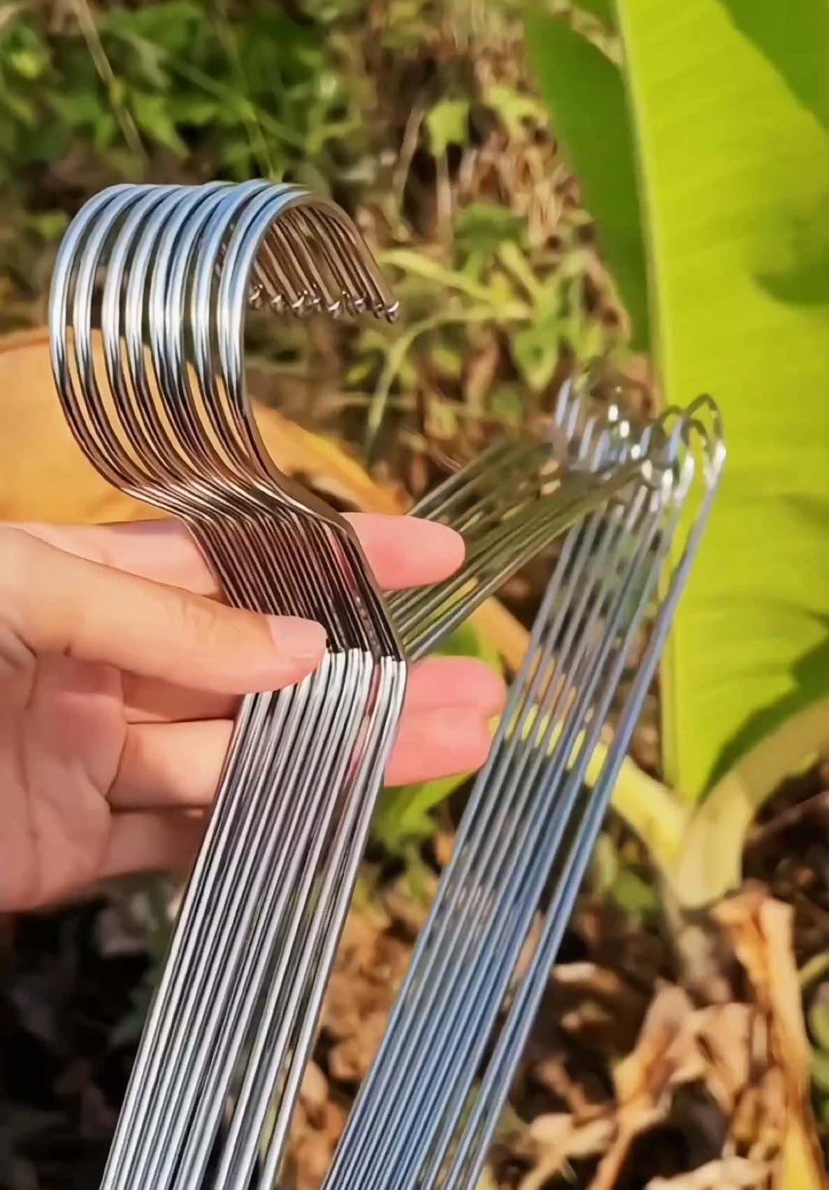 Combo 10 móc phơi quần áo chất liệu inox 304 sáng bóng chắc chắn. #moctreoquanao #mocphoiquanao #mocinox #inox304 #giadung #giadungthongminh 