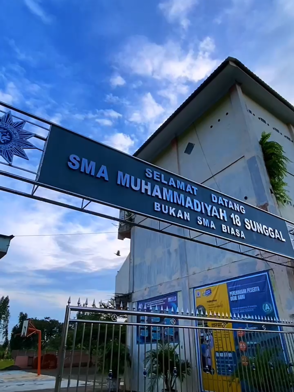 SMA Muhammadiyah 18 Sunggal Aesthetic Video 💫 #smasmuhammadiyah18sunggal #bukansmabiasa #aesthetic #muhammadiyah #siswisma #siswisma #fyp #krearif 