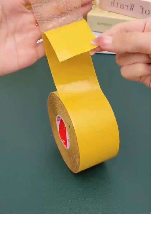 Be sure to have this mesh double-sided tape at home. It is double-sided and has strong stickiness. It will not leave any traces when you remove it.