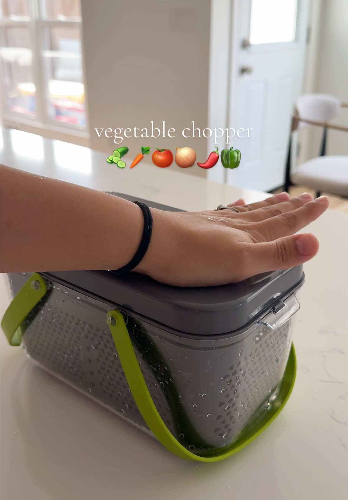 loving this tool! Makes cooking so easy ✨🤍 #vegetablechopper #22in1vegtablecutter #vegetablecutter #kitchengadgets 