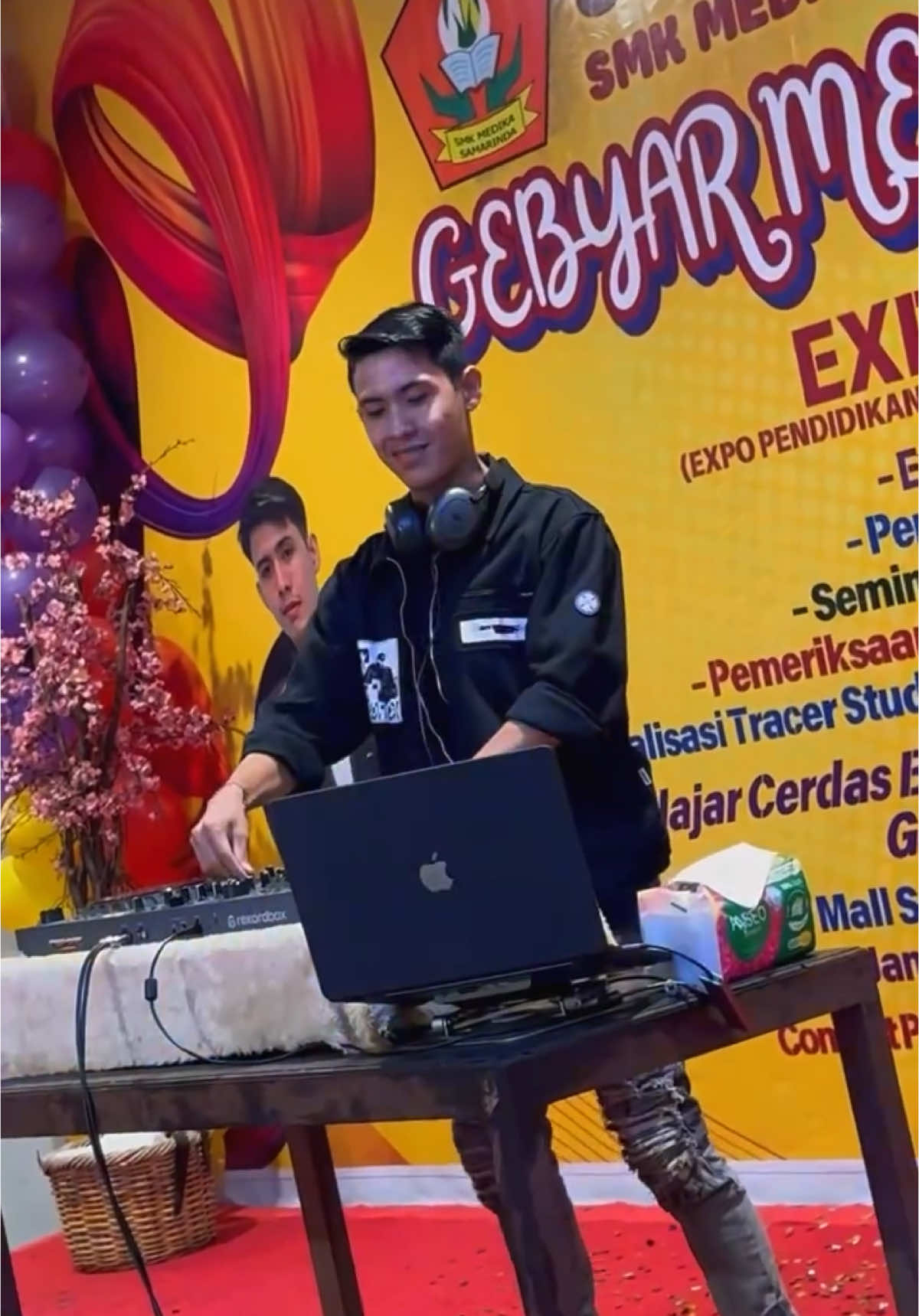 Hut Smk Medika samarinda Memang Beda Di Dalam Mall #fypシ゚ #peholbar #djpehol_bar #platktiniboss 