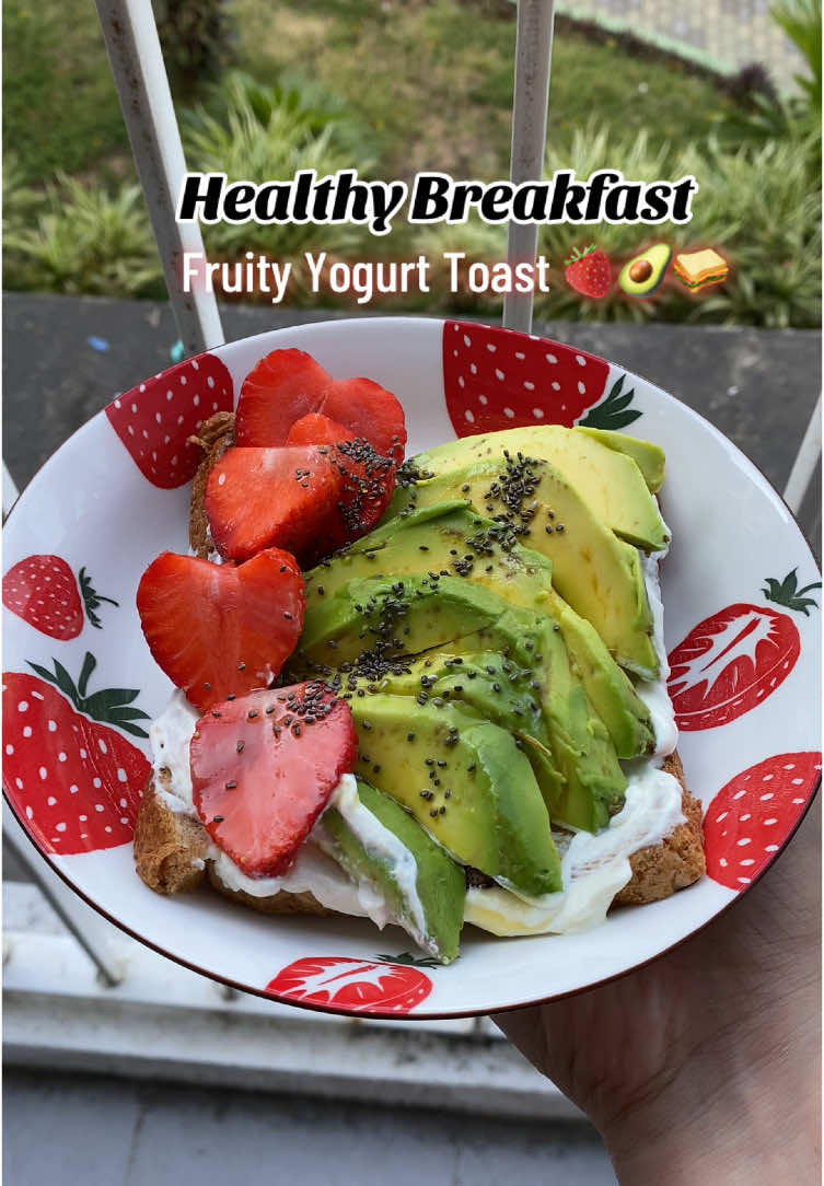 Toast with my fav fruits 🍓 #fyp #foryou #weightloss #myanmartiktok #breakfast #toast #viral #eainteaint #plancbyeaint #creatorsearchinsights 