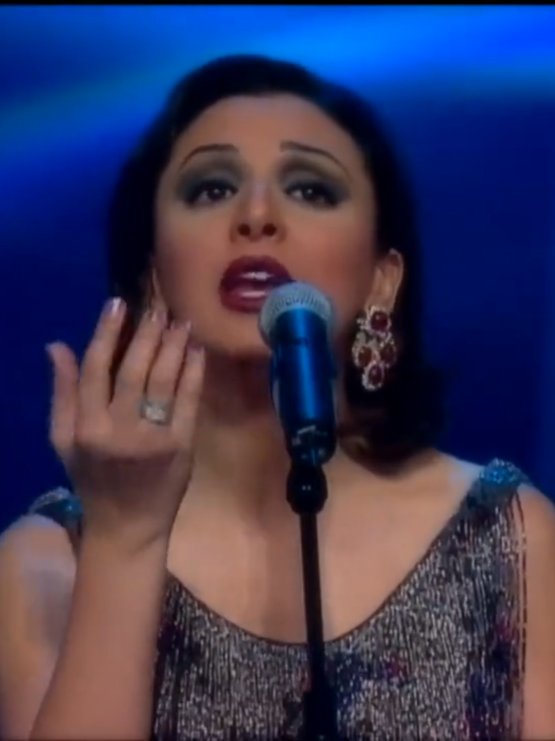 انغام  #انغام  #angham  #انغام_عشق_لاينتهي  #انغام_صوت_مصر  #frypgシ  #foryou  #fry  #explor  #اكسبلور  #Billboard