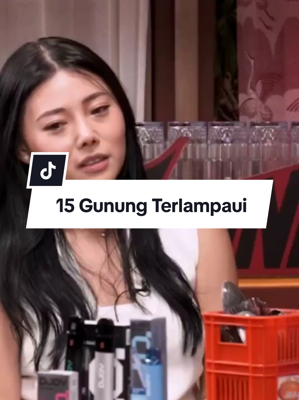 Wah, satu tahun sudah 15 gunung yang didaki Wendi Walters. #podcastclips #closethedoor #deddycorbuzier #wendywalters #prazteguh #ebelcobra #dakigunung #fyp 