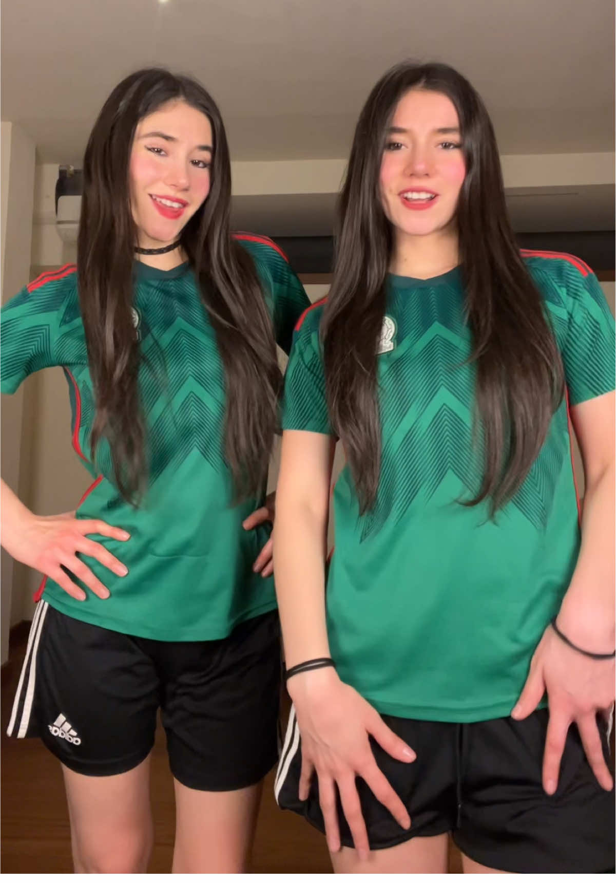 Se vienen de partidos de 🇲🇽😮 #arayfer #trend #snm #mexicanas #footballtiktok #football #twins 