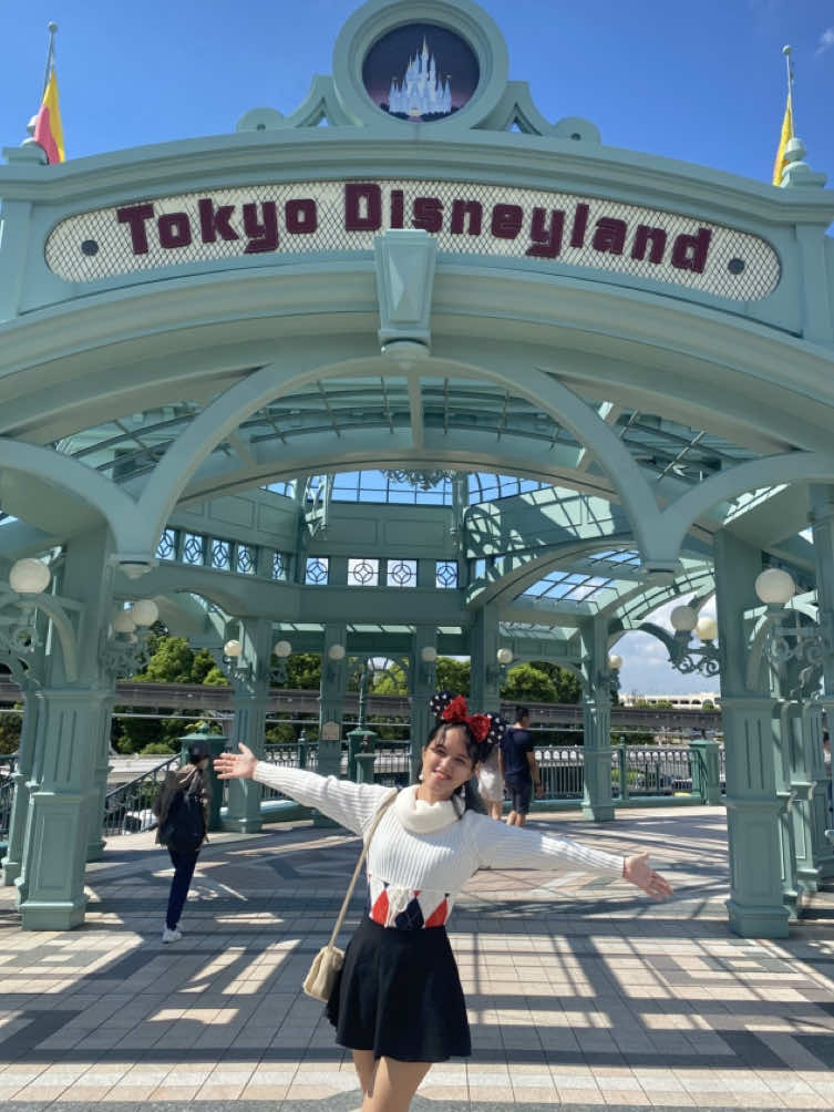 Healing my inner child; indeed “the happiest place on earth!” 🥹💝 #tokyodisneyland 