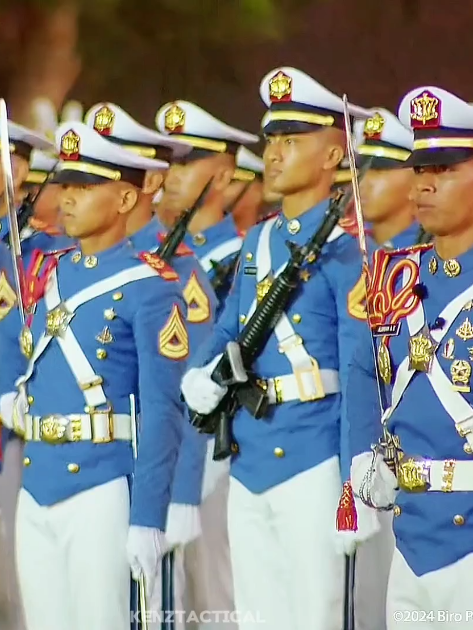 Parade Senja #akademimiliter #akademikepolisian #akademiangkatanudara #akademiangkatanlaut #tarunaakmil #akpol #aal #aau #tniindonesia🇮🇩 #polisiindonesia🇮🇩 #tniad #tnial #tniau #parade #paradesenja #magelang #military #militaryedit #calontaruna #abdinegaraindonesia #prabowosubianto #presiden2024 #kopassus #parademiliter  #creatorsearchinsights 