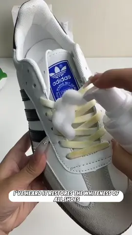 Please recommend in to anyone who loves wearing little white shoes #fyb #fybシ #foryou #CleanTok #kanfort #shoes #cleaning #foamcleaner #beforeandafter #shoespray 