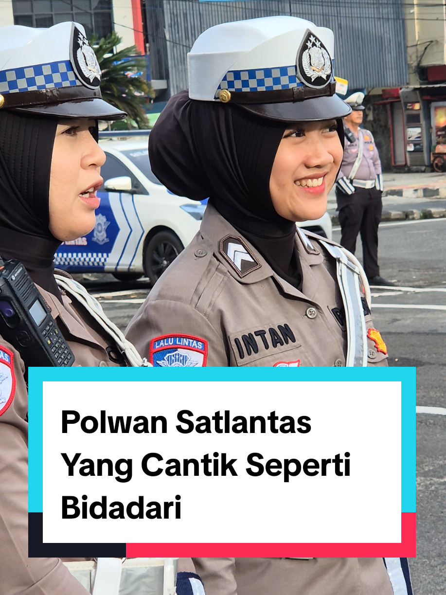 Dua Polwan Cantik Satlantas Polresta Bandar Lampung bernama Brigpol Hanny dan Briptu intan ketika sedang mengobrol #polresta #satlantas #fyp #polisi #lampung #polwan 