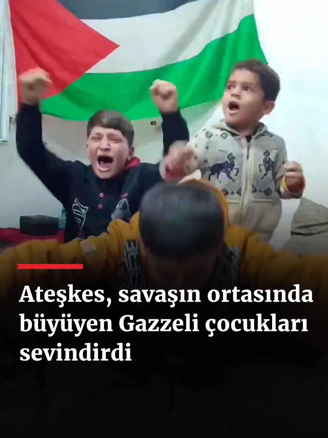 Gazze'de #İsrail ile #Hamas arasında varılan ateşkes anlaşması, çocukları sevindirdi. Sevinç çığlıklarıyla sevinen çocuklar secdeye kapandıktan sonra mutluluk gözyaşları döktü. #gazze #freepalstine #ceasefire