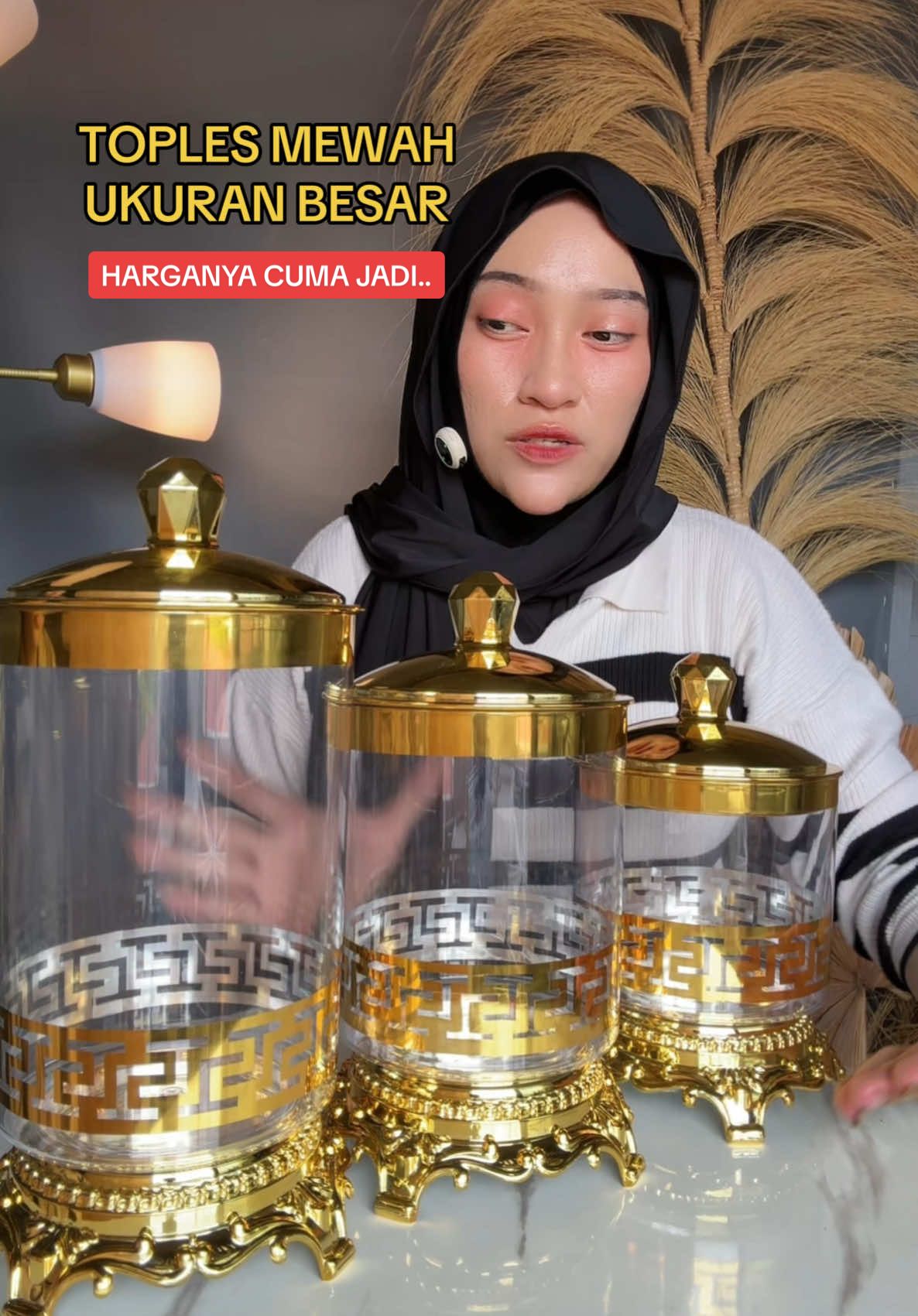 “Toples kecil nggak cukup buat suguhan favorit? Saatnya beralih ke toples sultan mewah ukuran besar! Muat banyak, desainnya elegan banget, dan bikin meja tamu makin mewah. Yuk, jadi yang pertama punya sebelum kehabisan mom😍 ##toples #topleslebaran #topleslebaran2025 #toplesaesthetic #toplesestetik #toplessultan #toplesmewah #toplessnack #toplesmurah #topleskuekering #yearendsale #wibgajian #GebyarbelanjaDesember #cuantanpabatas #megaguncang1212 