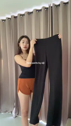 best buy aku di january, dengan harga 70ribuan dapet flare pants nya senyaman itu!!🥹❤️ #OOTD #fitcheck 