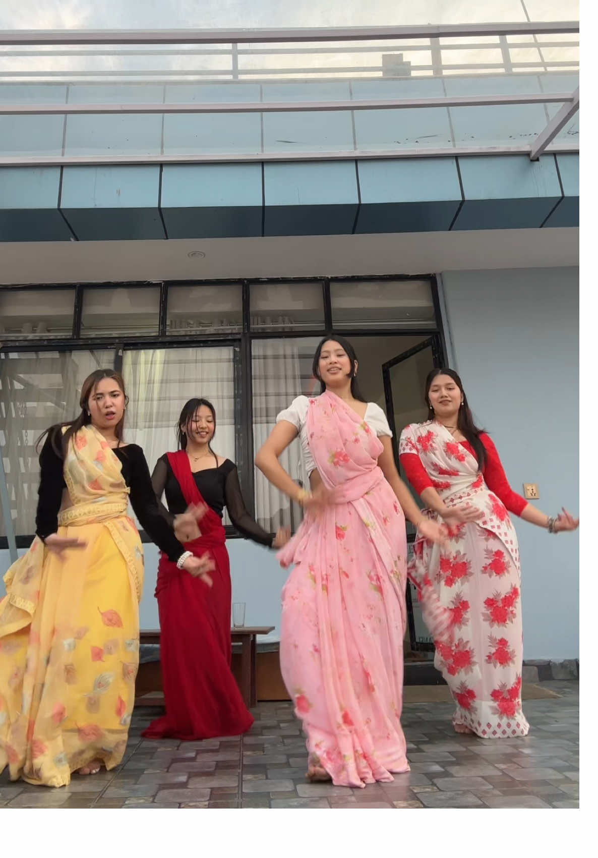 Uii ammmaaaa!!! #fyp #xyzcba #girls #trend #sari #southindianvibe @subekshyaa_ @_crooked_ @bb(◕દ◕) 