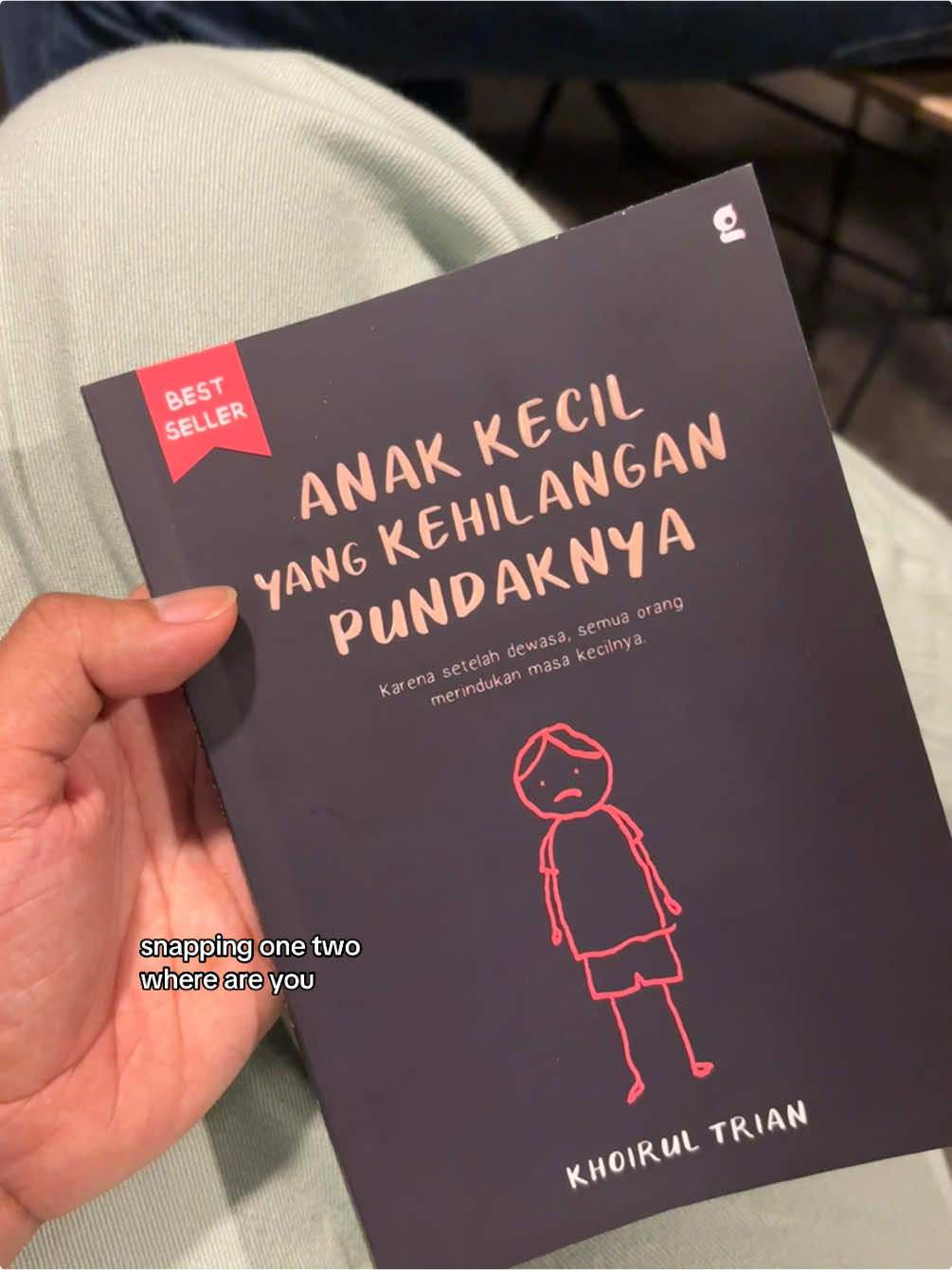 nyari sosok ayah di orang lain itu capek banget ya.🫂🥀 #anakkecilyangkehilanganpundaknya 