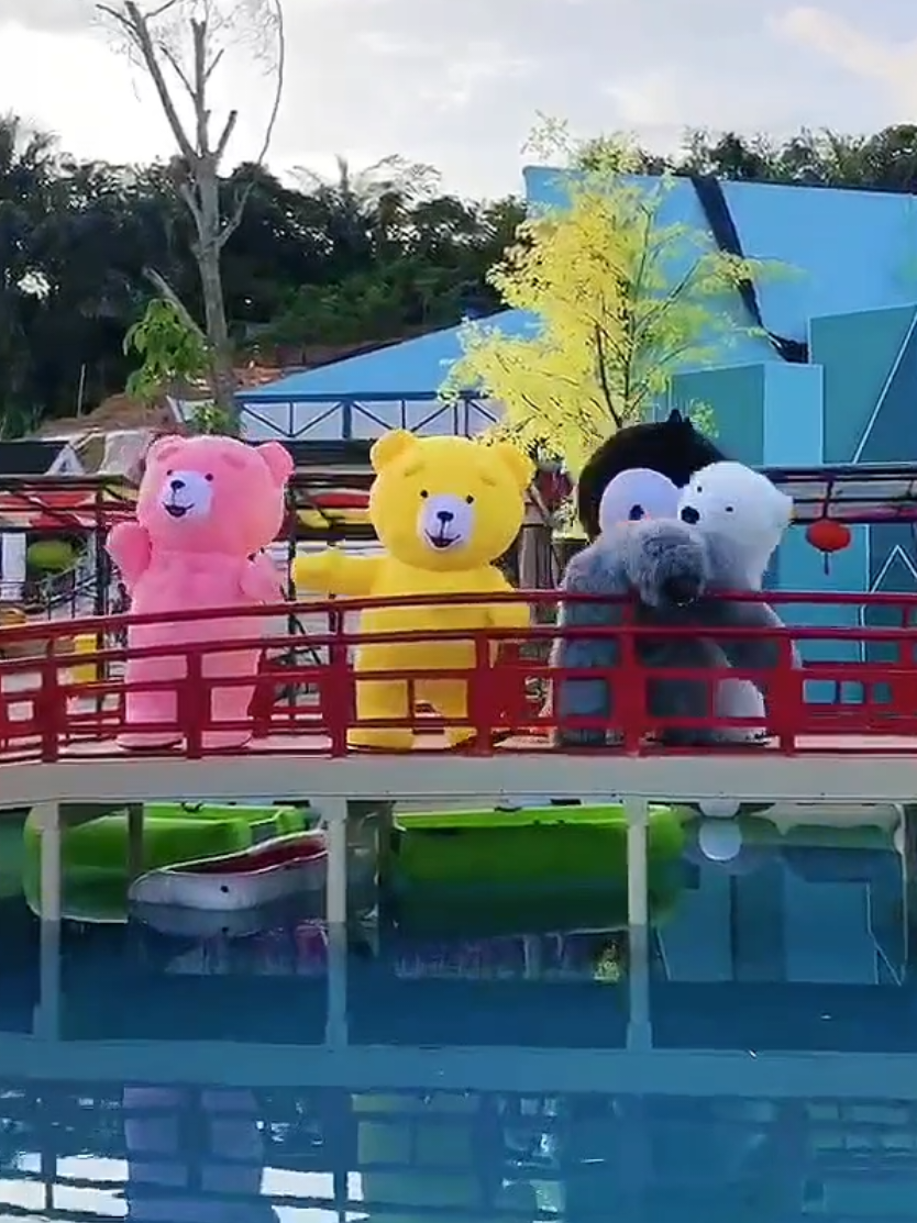 Meet cute 'gemoy' friends in the beautiful life at Samarinda Themepark. Open now weekdays 14.00-22.00 weekend/holiday 09.00-22.00 📍Jl.D.I Pandjaitan depan terminal Lempake Samarinda #jalanjalanaamarinda  #kulinersamarinda  #cosplayaamarinda  #noraebangdisamarinda  #wisatasamarinda  #nightmarketsamarinda  #samarindathemepark 