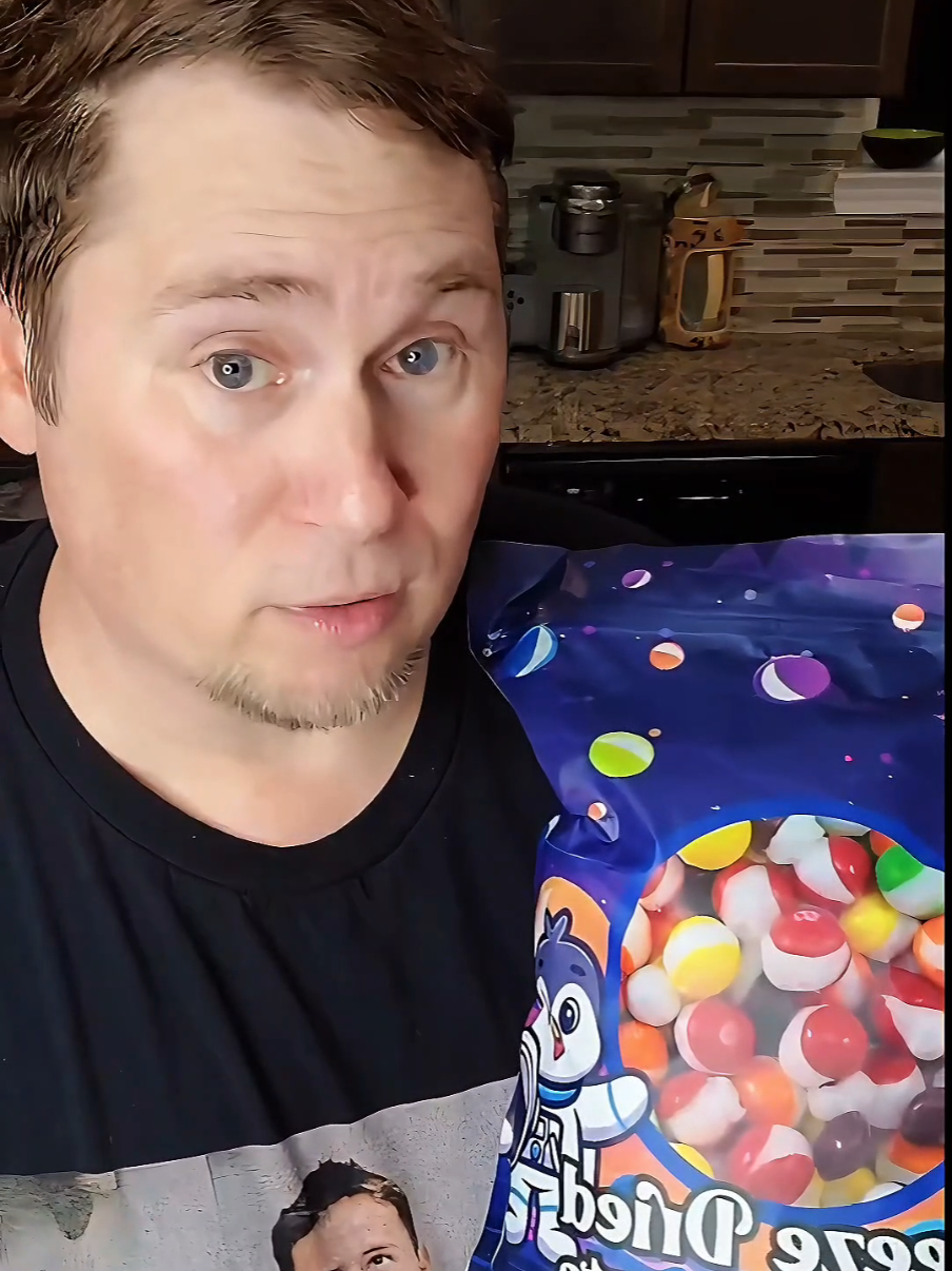 Check out this 64oz bag of Freeze Dried Astro Bursts Candies! They are DELICIOUS!! btw I need some more 😋 @Universal Candies  #universalcandies #freezedriedcandy #freezedried #astrobursts #freezedriedskittles #candy #delicious #deliciouscandy #fypage #treats #fypシ #fyp 