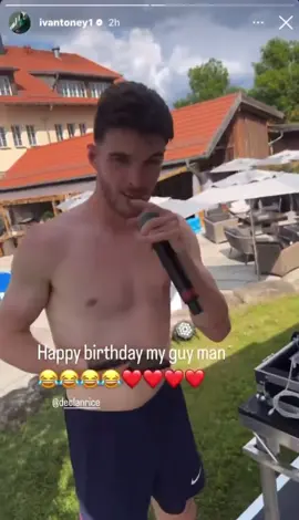 Declan Rice shows us his rapping skills! #PremierLeague #fifa #fc25 #football #declanrice #ivantoney #fut #skysports 