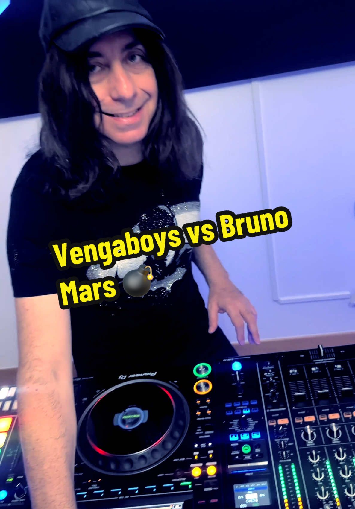 Vengaboys vs Bruno Mars 💣 #vengaboys #boom #90s #prezioso #remix #deejay #mashup #millennials #brunomars #dj