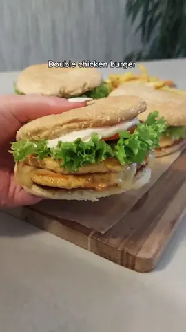 This double chicken burger with a delicious sauce and fresh salad was absolutely mouthwatering! 😋 Perfect for quick meals, family dinners, or satisfying cravings in less than 30 minutes. As always, you can find the full step-by-step written recipe on my website: barbhomekitchen.com – link in bio!#burger #chickenburger #lunchideas #asmrsounds #EasyRecipe #simplelunchideas #foodies #chicken 
