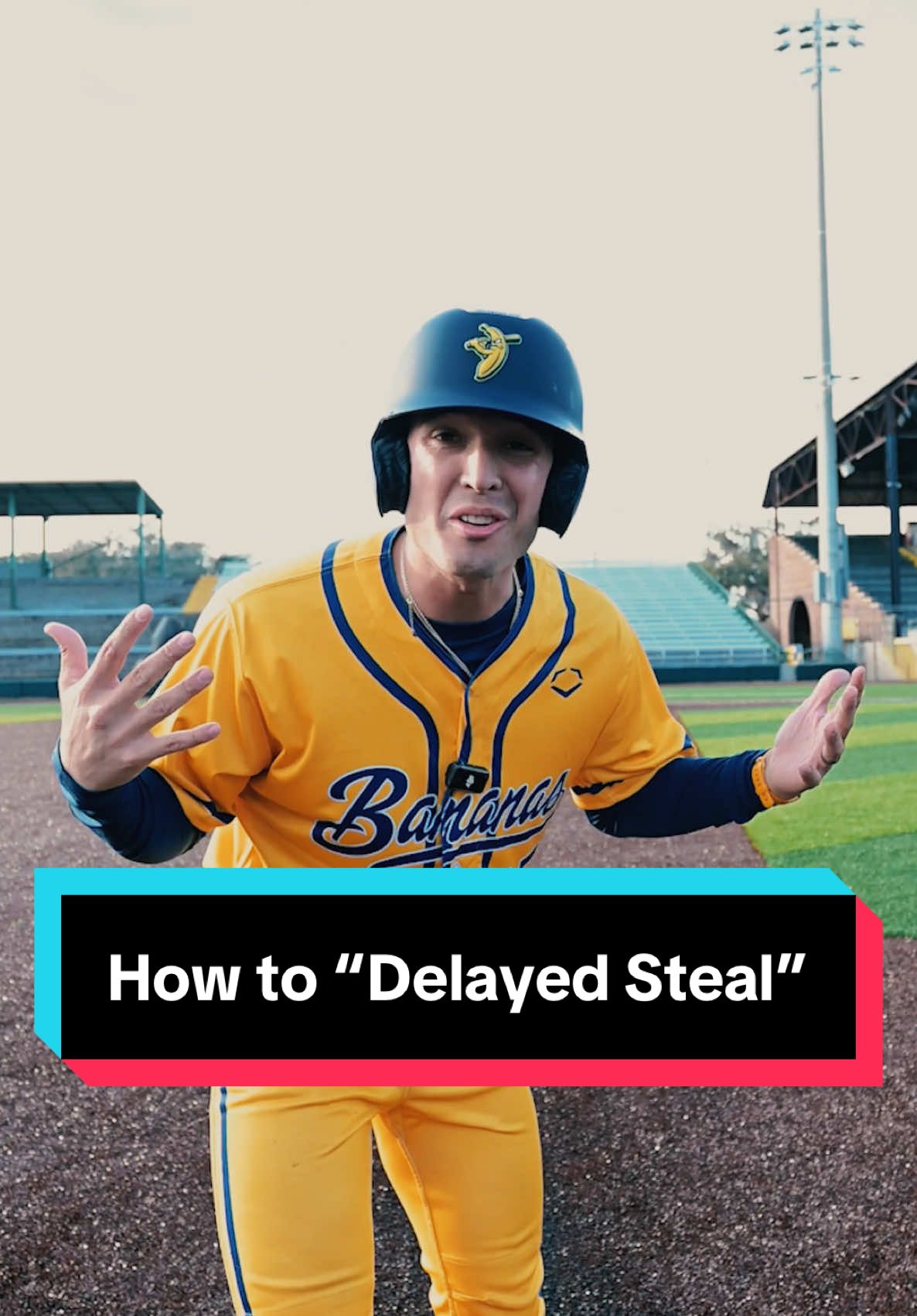 Impress your coaches and friends with a PERFECTLY EXECUTED Delayed steal 😍 #baseball #baserunning 