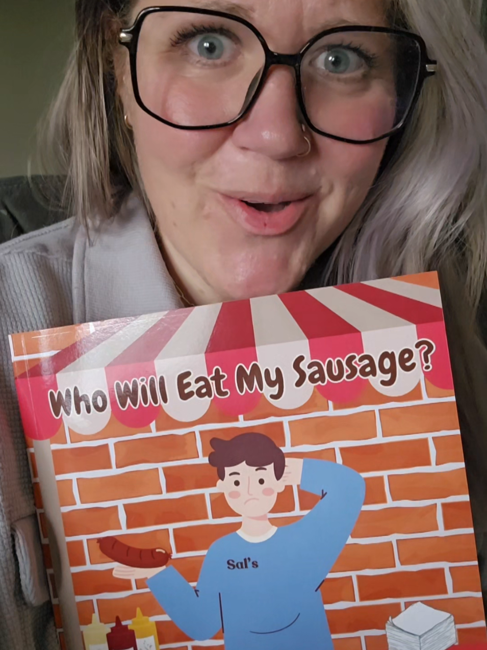 Replying to @yenzo_08 Of course @KinseyMaezing wrote a book about sausage! It's only fair after the cookie book! 😁 #BookTok  NOT A #childrensbook #gaggift #authorsoftiktok 