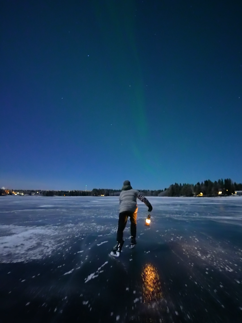 Ice skating paradise😍❄️✨ Just one month ago we still had clean ice for iceskating anywhere. The season was 1,5 months long which is a record. #finland #lapland #IceSkating #aurora #northernlights #fullmoon 