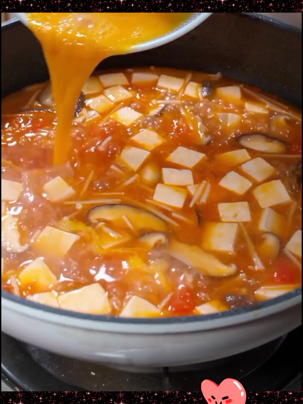 🥣 Sopa de Legumes com Tofu – Simples, Saudável e Aconchegante! ✨ Hashtags: #ReceitasFáceis #SopaQuentinha #ComidaSaudável #Tofu #CulináriaSimples #DicaDeliciosa #InvernoQuentinho