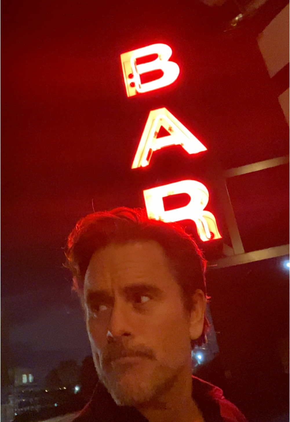 Something is coming… 🥃 #charlesesten #newmusic #bar 