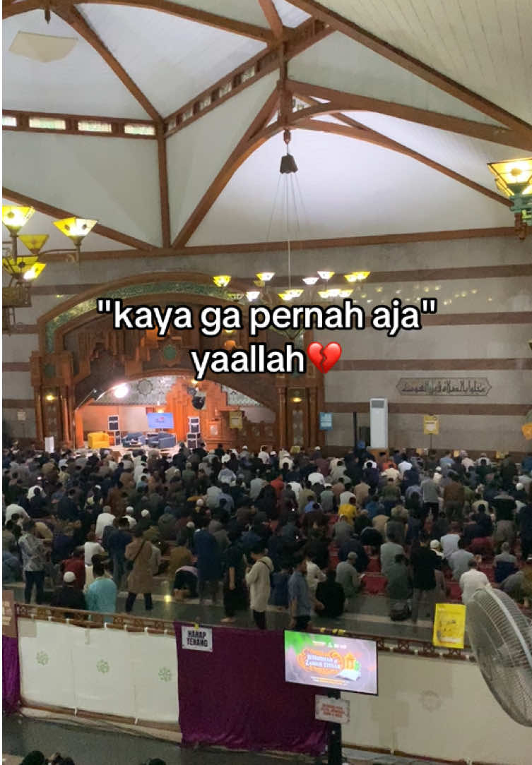 jika ada saudara kita yang sedang berhijrah maka janganlah kalian mengungkit masalalu nya, karena kalian tidak tahu seberapa besar perjuangannya untuk berada dititik sekarang #hijrah #trend #santri #xybca #fyp #quotes #paham #agama #kajian #sunnah #halal #manhajsalaf #nomusic #istiqomah 