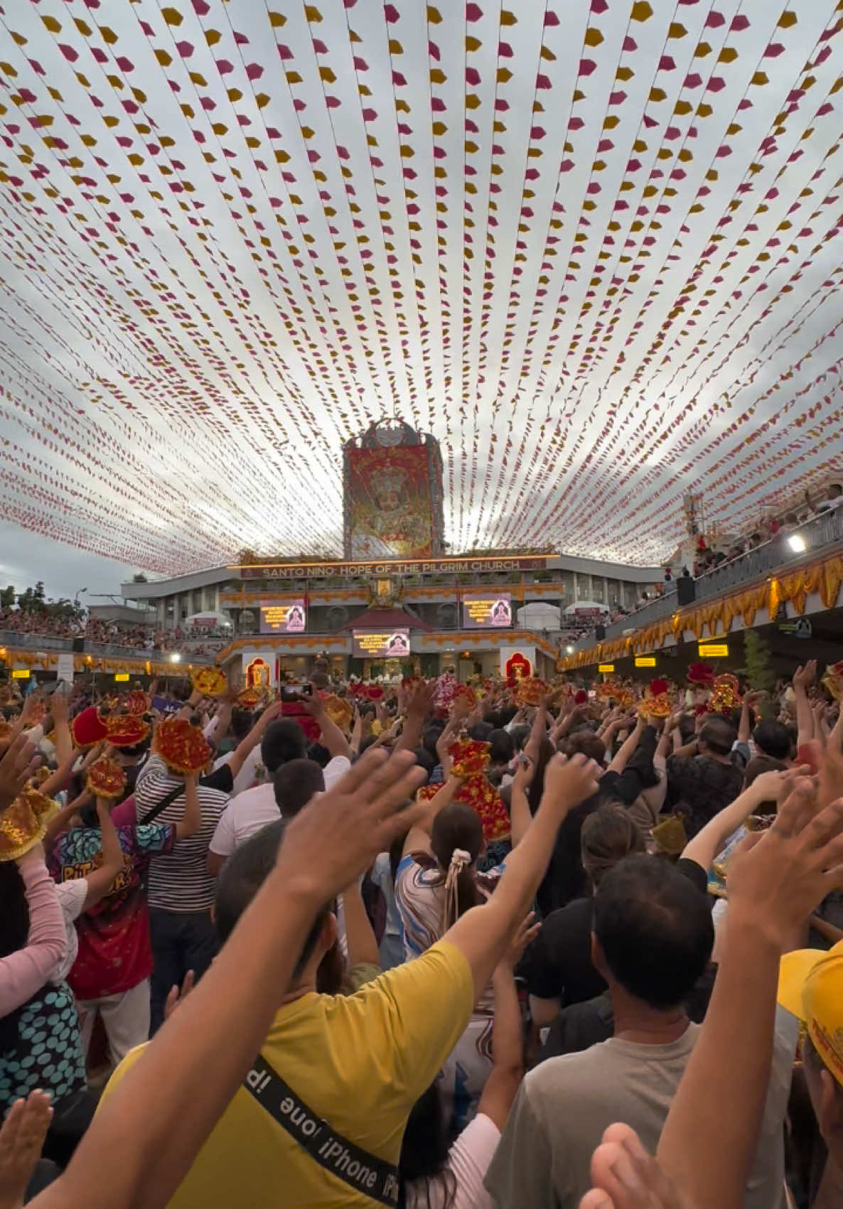 Day 9 ✨Santo Niño: Hope of the Pilgrim Church✨ Viva Sr. Sto. Niño de Cebú!🙏 ✨Penitential walk with Mary✨ #PaglaumNiño  #460thFiestaSeñor  #FiestaSeñor2025 #BatobalaniSaGugma 