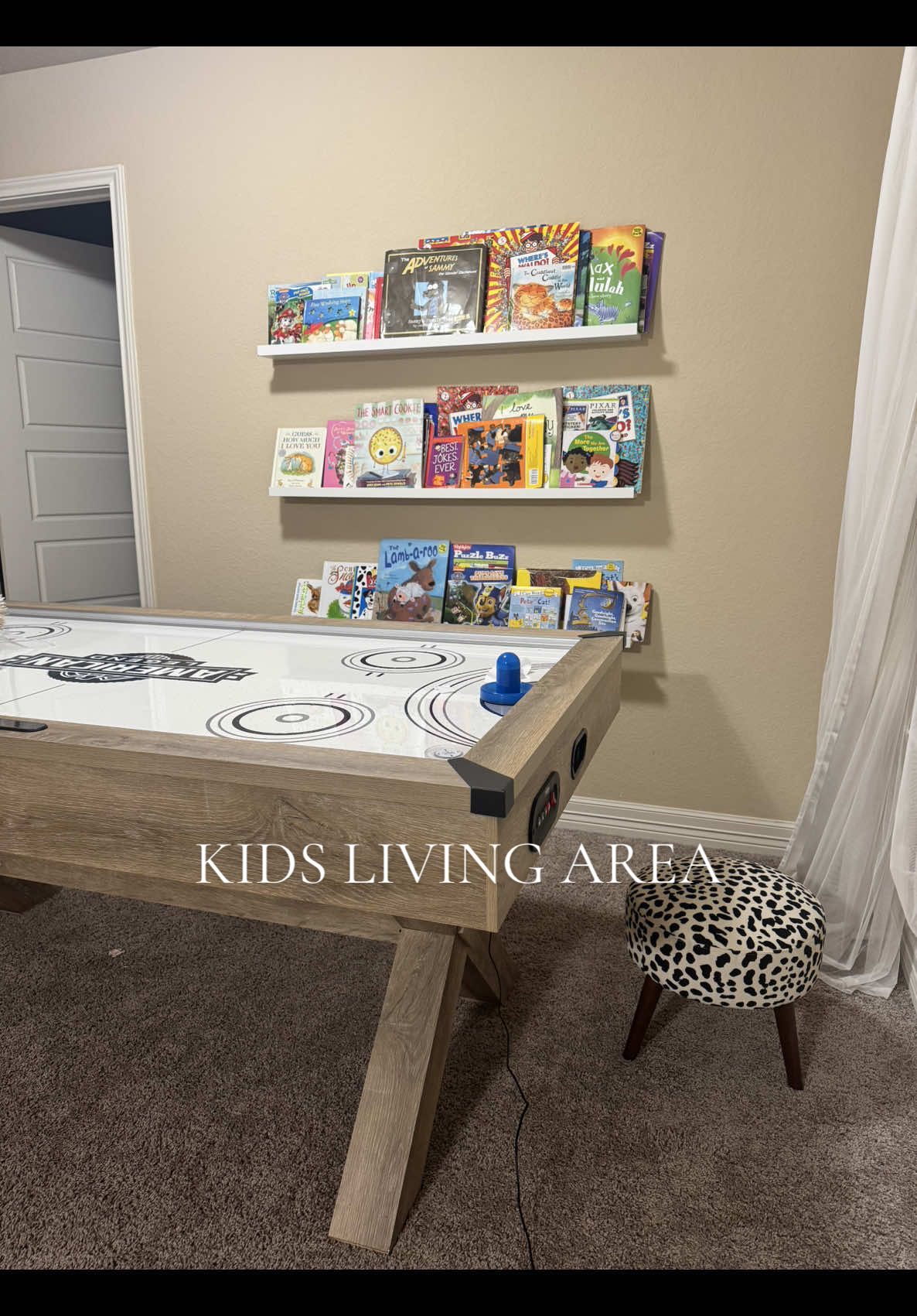 #livingroom #kidsplay #playroom #neutral #beigemom #rug #arearugs 