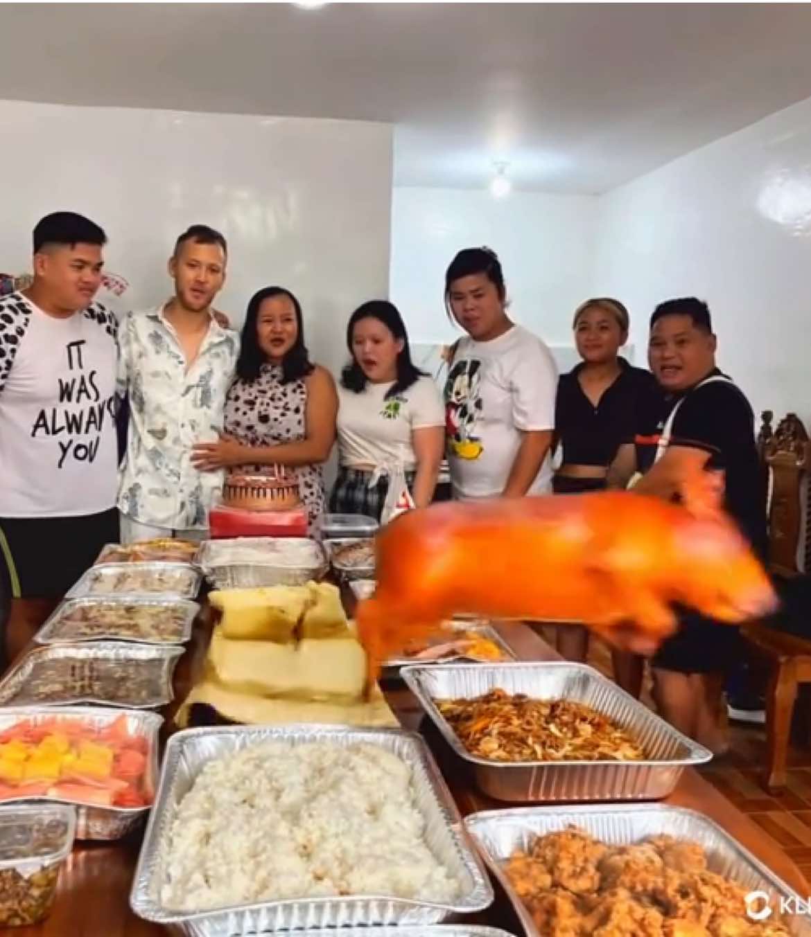 Ni lukso ang lechon 😭 #lechon #birthday  #samedaybirthday 