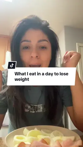 What I eat in a day! #whatieatinaday #fulldayofeating #weightloss #weightlossjouney #weightlossgoal #weightlossmotivation 