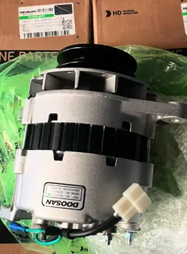Doosan original parts alternator 65.26101-7174 斗山原厂配件交流发电机 #doosanparts #develon #bobcat #alternator