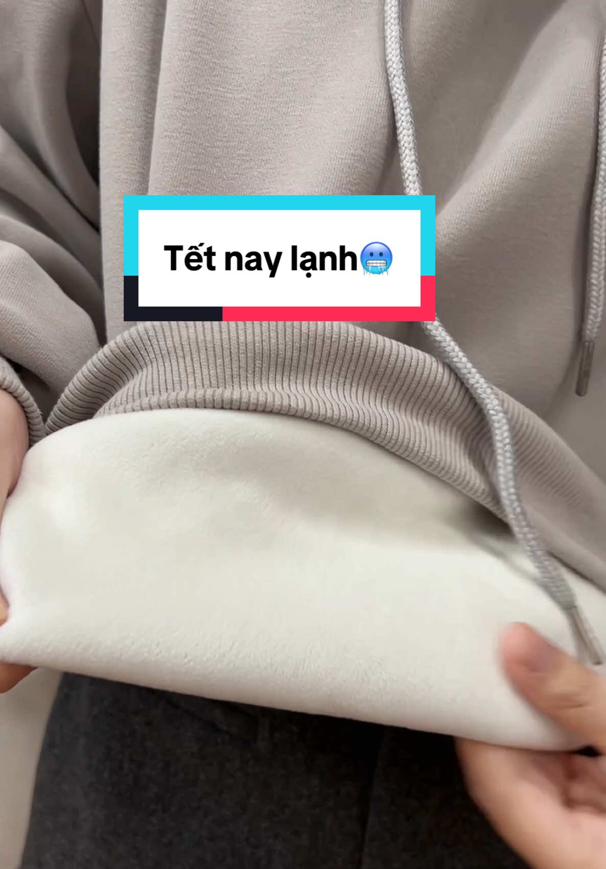 Nghe nói tết năm nay lạnh lắm đó cả nhà ơi #quynhnammm #aohoodie #aonilotlong 