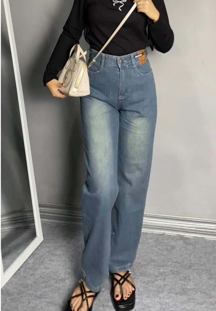 #jeanshighwaist #jeans #jeansoutfit #ootdhijabstyle #ootdfashion #OOTD #fyp #masukberanda 