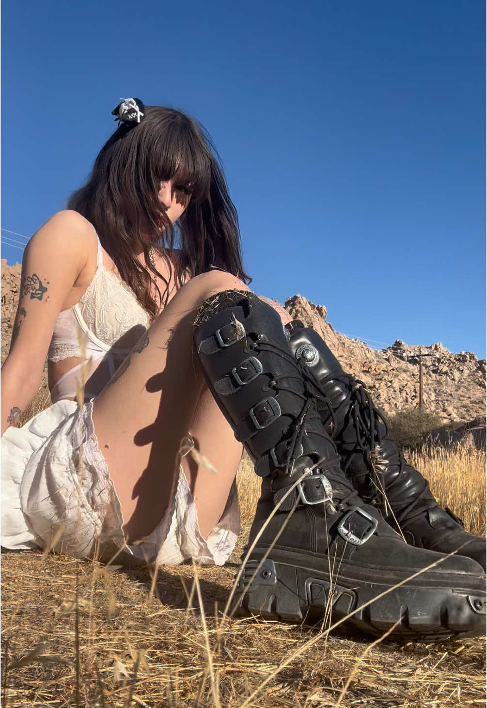 wishing i was a madmax fury road character :/  #madmax #fyp #fypシ #foryoupage #tiktoks #explore #desert #joshuatree #nature #outdoor #fashion #newrock #OOTD #inspo #aesthetic #mountains #mountain #dry #style #cybershot #nana 