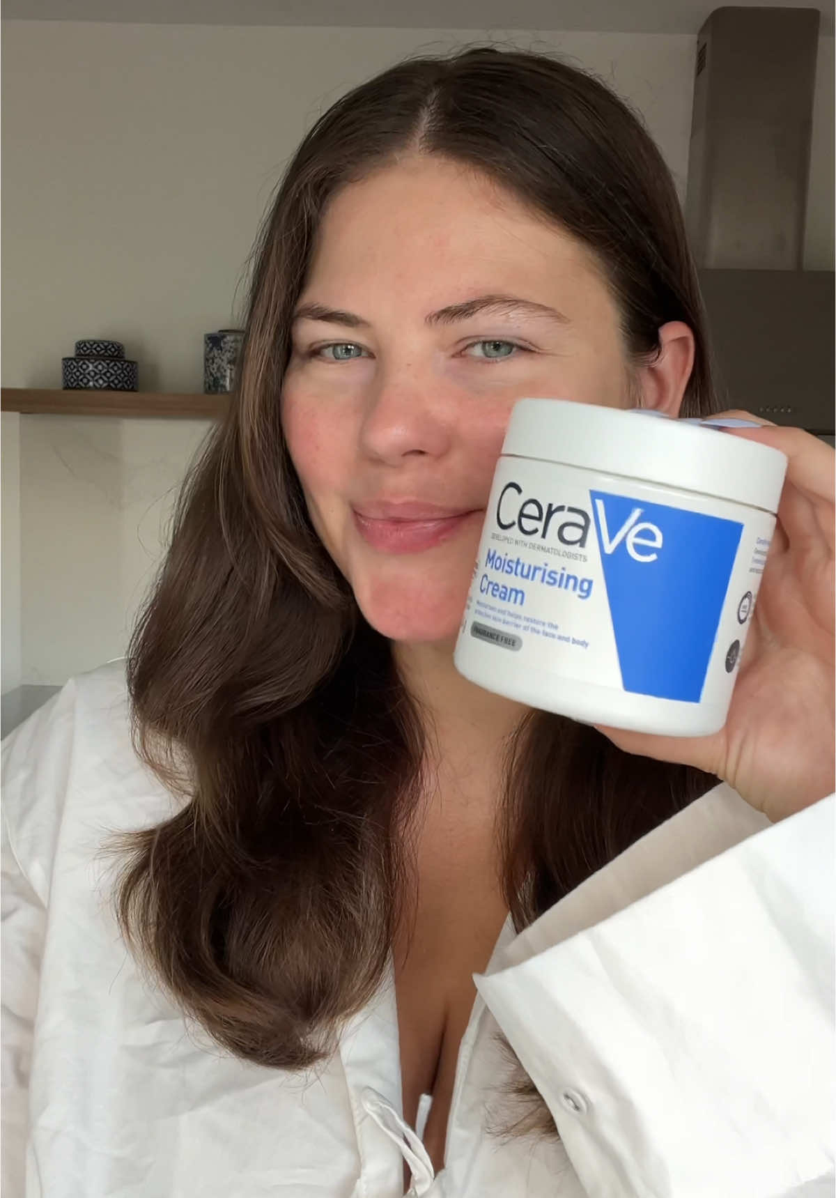 Dry Skin gals moisturise like Derms with @CeraVe Moisturising Cream 💁🏻‍♀️💙 #CeraVe #MoisturiseLikeADerm #Skincare #ceramides #developedwithdermatologists #AD