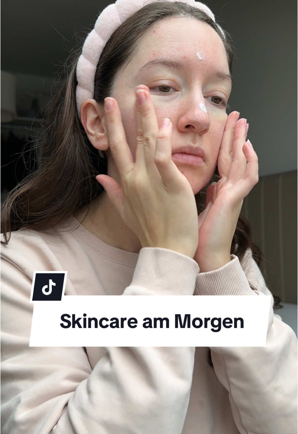 Zeit nehmen für Skincare = Daily Selfcare 😌 Ich liebe es einfach, morgens und abends mir etwas Zeit für meine Hautpflege zu nehmen ✨ es fühlt sich einfach gut, einfach entspannt an 🥹 Und falls in deinem Skincare Regal was fehlt freue ich mich, wenn du den Code & Link aus meiner Bio benutzt, um bei Stylevana & Yesstyle a bisl zu sparen (beides WERBUNG) 🤝🏼💗 #hautpflege #SelfCare #skincare #koreanskincare 