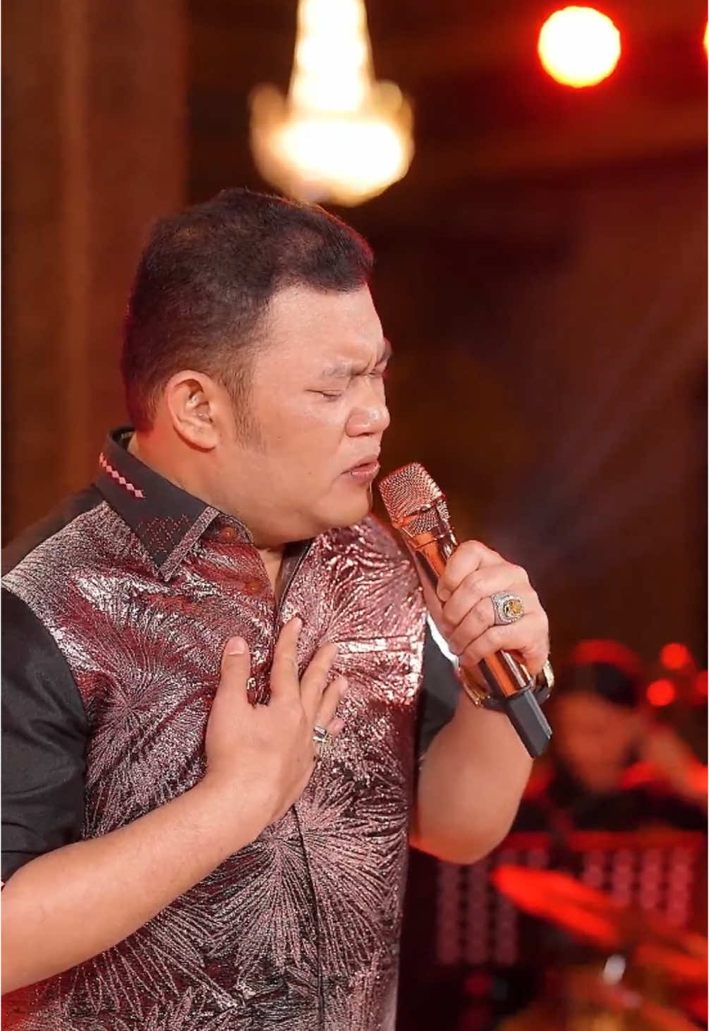 Tuku sapi cacahe pitu Atine sepi tanpo tresnamu 🥹 . . . #tanpotresnamu #tanpotresnamudennycaknan #sahlihimawan #dennycaknan #himawanmusic #orchestra #orchestradangdut #dangdut #campursari #campursarikoplo #dangdutkoplo #pasukanambyar #boloambyarhimawan #dangdutambyar #dangdutjatim #viral #fyp #fyppppppppppppppppppppppp #fypシ゚ #fypage #yourpage #youpage #fyourpage #fyoupage 