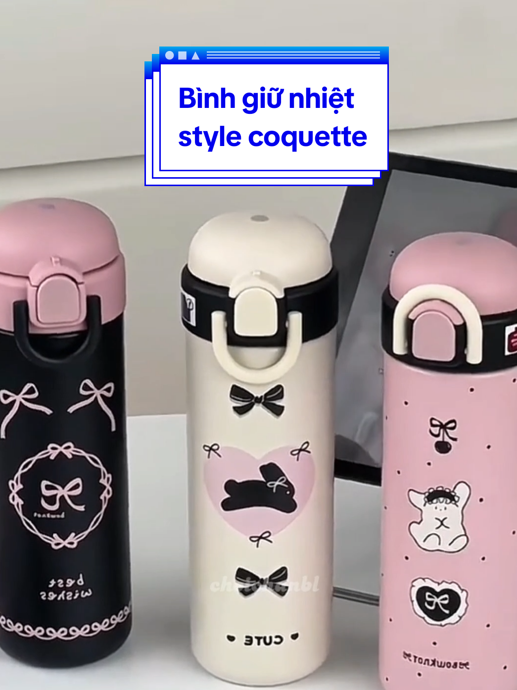 ✨ Mang phong cách Coquette nhẹ nhàng và tinh tế, Chiếc bình giữ nhiệt này không chỉ giữ đồ luôn ấm áp mà còn là phụ kiện xinh xắn làm nổi cá tính của bạn. ✨ 💕 Sở hữu ngay để tạo điểm nhấn sang chảnh cho ngày đông se lạnh nhé !  #coquettestyle #binhgiunhiet #choichanbl 