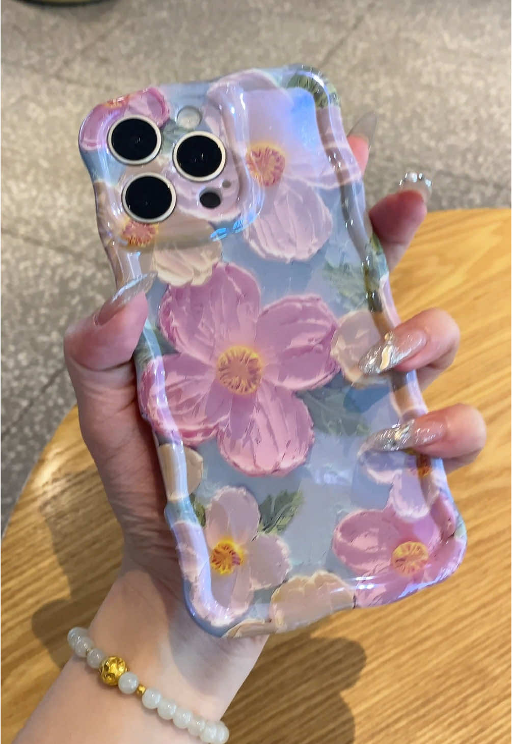 The case is soo pretty on my phone !! 💜 #iphonecasse  #iphone16promaxcase #iphone15promaxcase #iphone14promaxcase #iphone13promaxcase #iphone12promaxcase #iphone11promaxcase #tiktokshopfinds #tiktokshopsale #ShopVideoCarnival #tiktokshoploveatfirstfind 