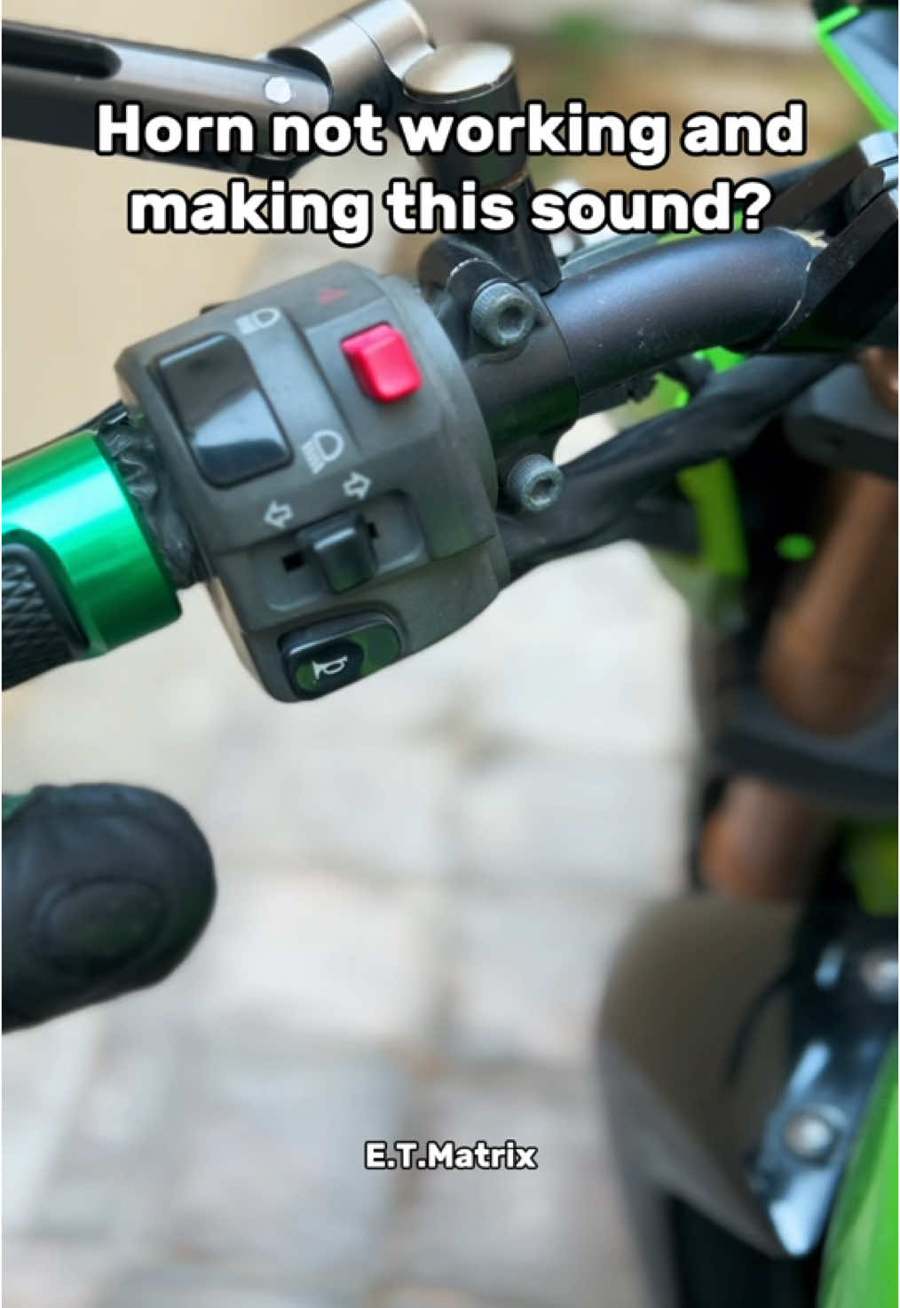 Fix your motorcycle horn in 30 seconds #moto #motorcycle #horn #motorcycletips #bikelife #etmatrix 